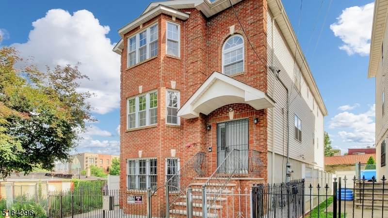 70 W Kinney St - Photo 1