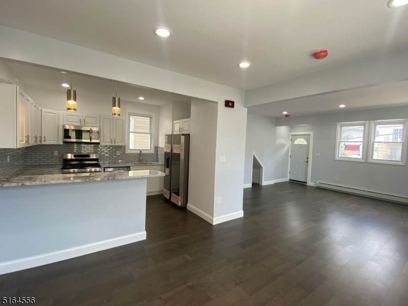 41 Hinsdale Pl - Photo 1