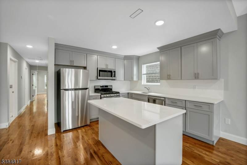 19 Shaw Ave - Photo 1
