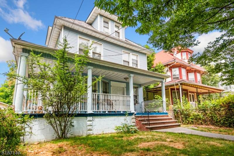 71 Ingraham Pl - Photo 1