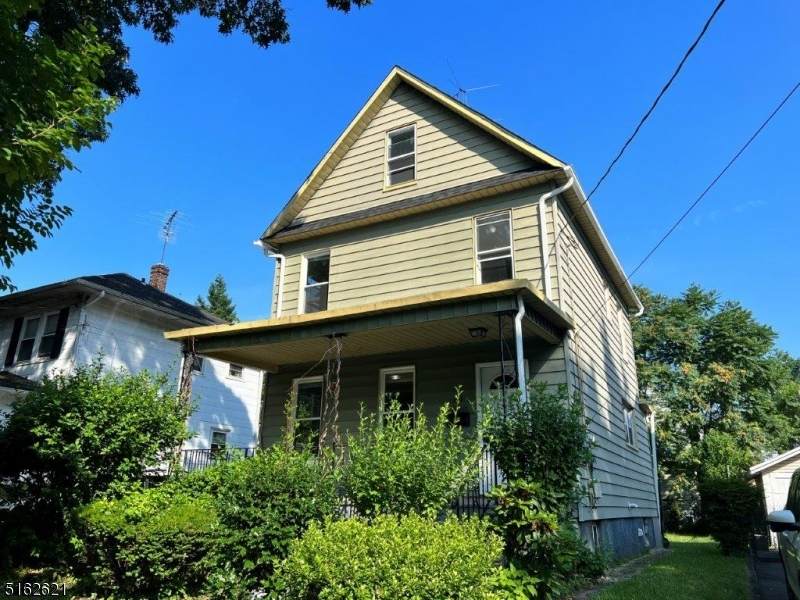 727 E 7Th St - Photo 1