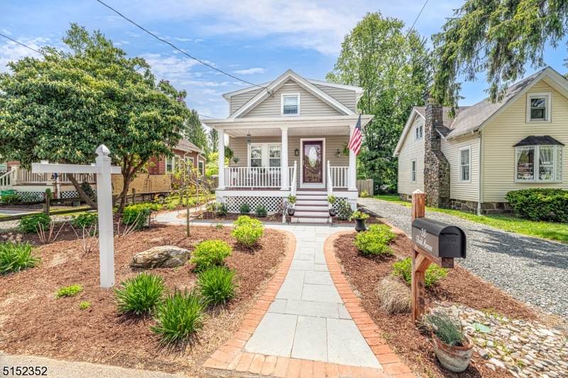 38 Budd Ave - Photo 1