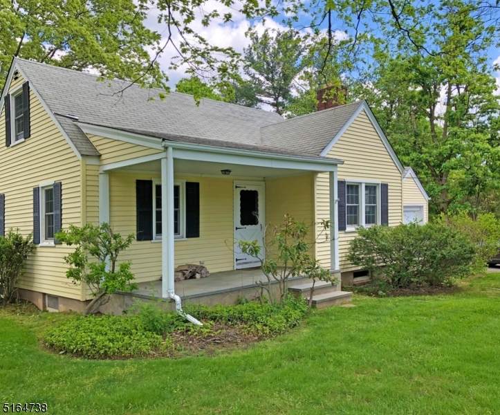 201 W Oak St - Photo 1