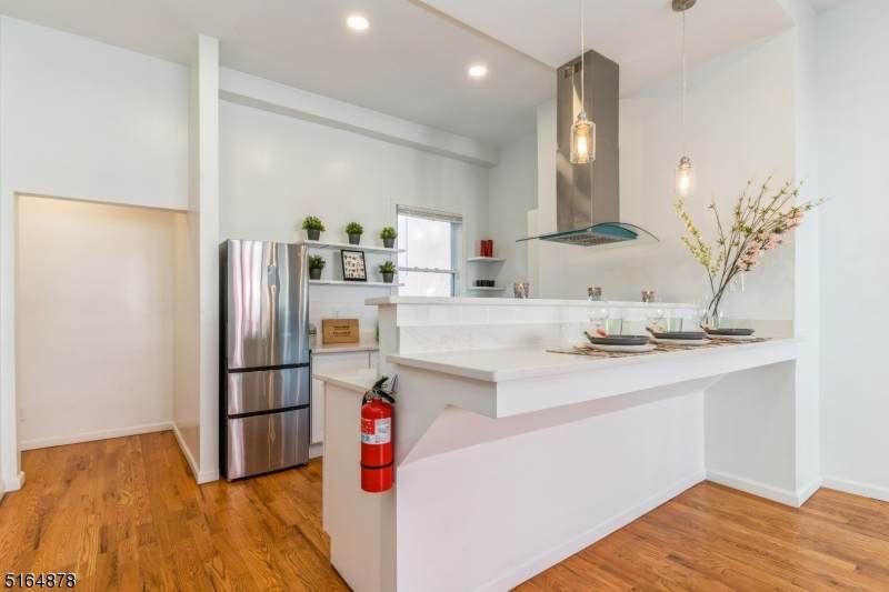 62 Columbia St - Photo 1