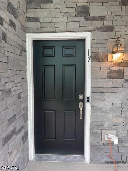 17 Veterans Way - Photo 1