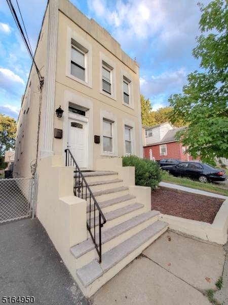 55 Maple Ave - Photo 1