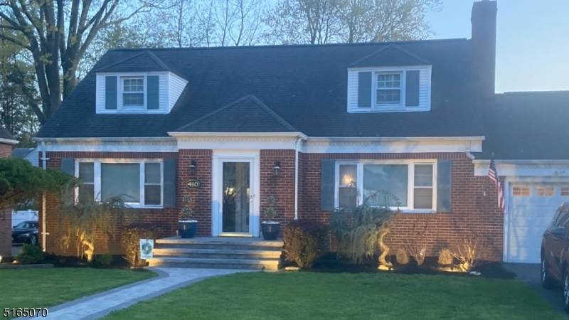 410 Wayne Terrace - Photo 1