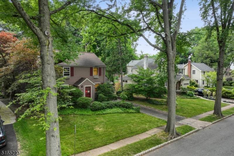 14 Elizabeth Rd - Photo 1