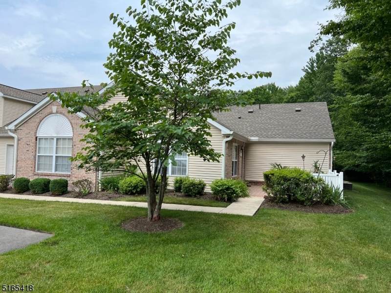 203 Point Ct - Photo 1