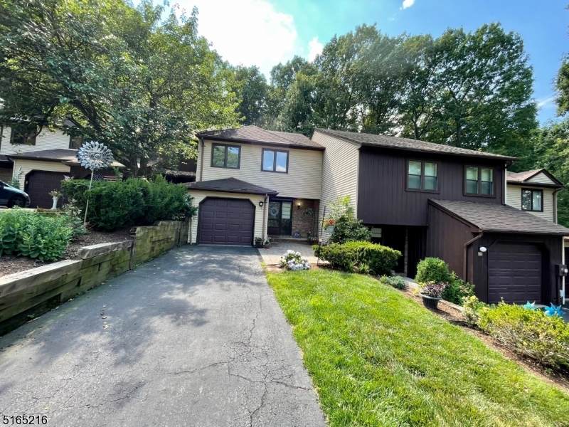 18 Heritage Ct - Photo 1