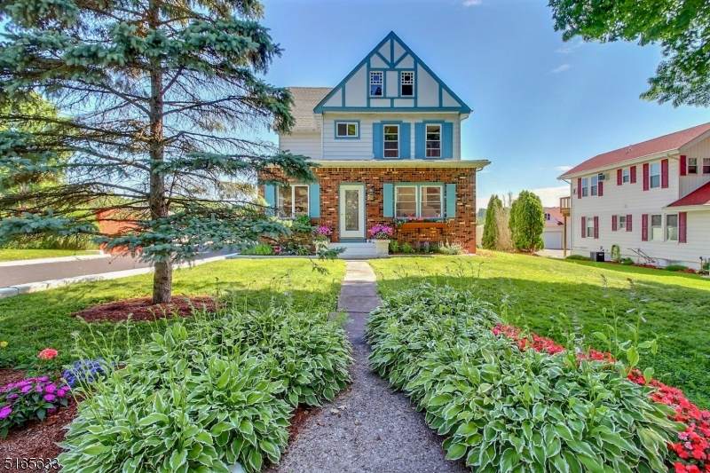 55 Walnut St - Photo 1