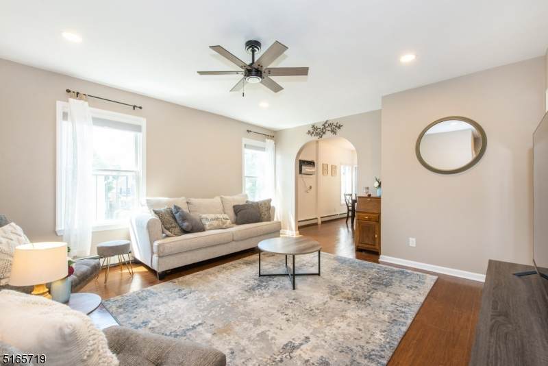 30 Sussex Ave Unit 2 - Photo 1