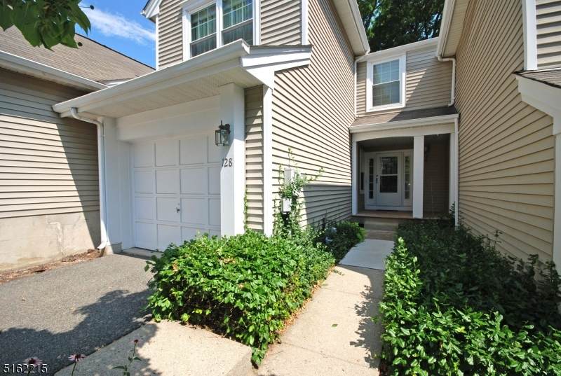 128 Woodmont Dr - Photo 1