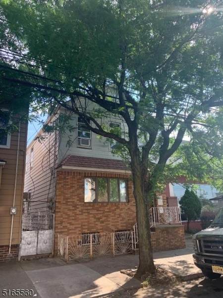 281 Chestnut St - Photo 1