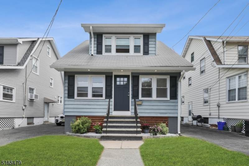 479 Abington Ave - Photo 1