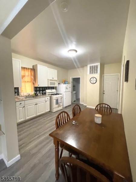 487 Union Ave - Photo 1