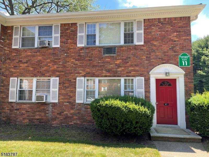 43 Atherton Ct Apt B - Photo 1