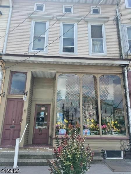 322 Front St - Photo 1