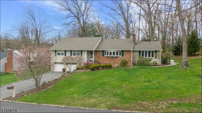 33 Brookside Ter - Photo 1