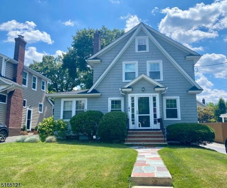 926 Irving Ave - Photo 1