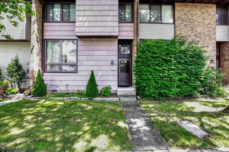 104 Hooverton Pl - Photo 1
