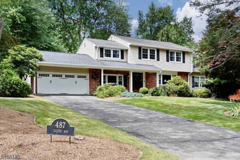 487 Eugene Way - Photo 1