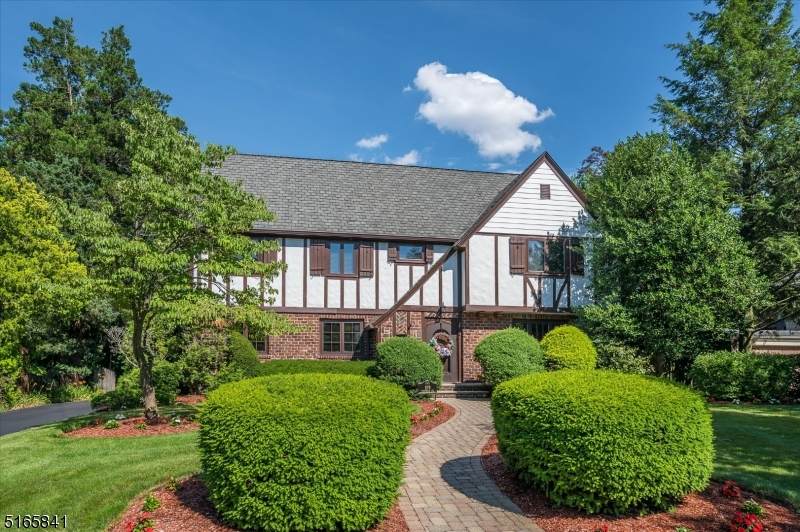 579 Ridgewood Ave - Photo 1