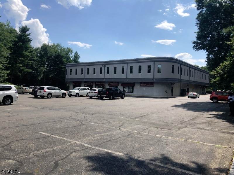 376 Hollywood Ave - Photo 1