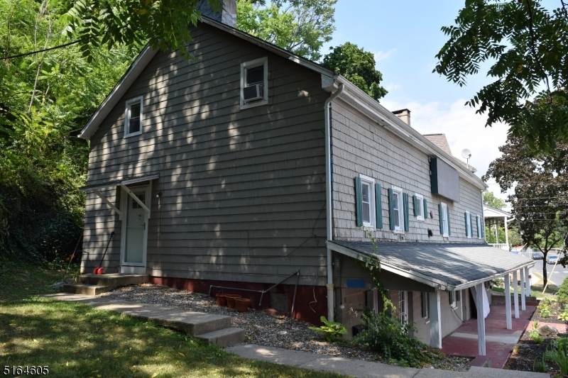 14 W Main St Apt C - Photo 1
