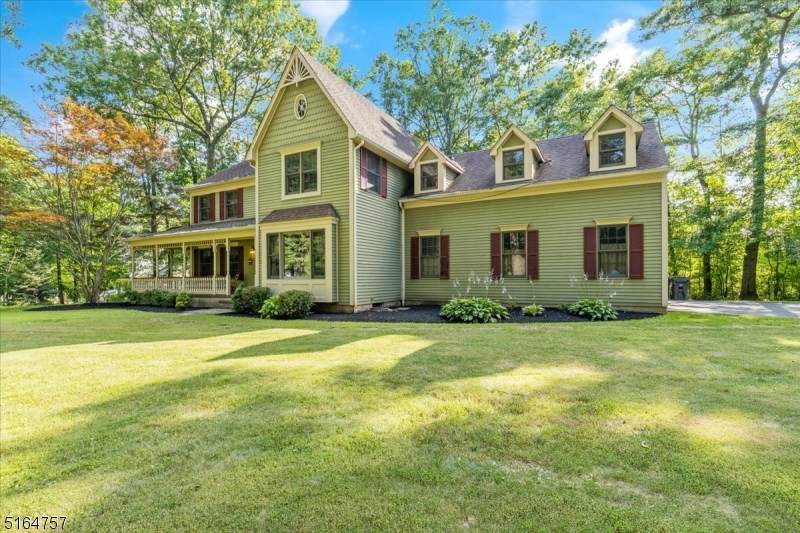 7 Dark Hollow Ln - Photo 1