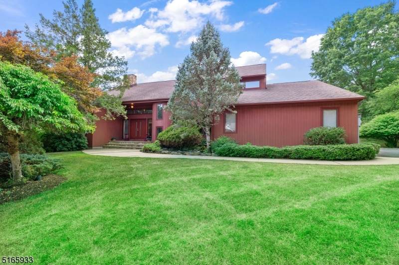 1067 Mayflower Ct - Photo 1