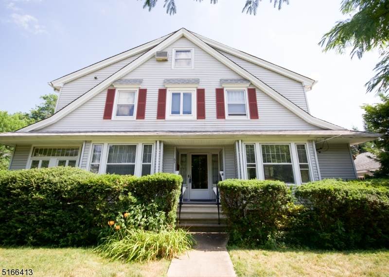 615 Abbott St - Photo 1