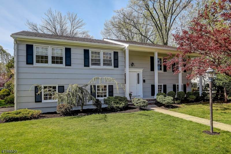 805 Ridgewood Rd - Photo 1