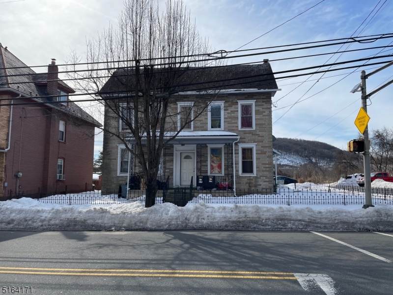 690 S Main St - Photo 1