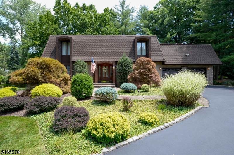 84 Greenrale Ave - Photo 1