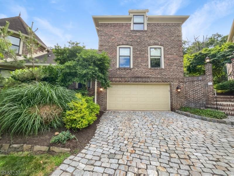 11 Casper Ct - Photo 1