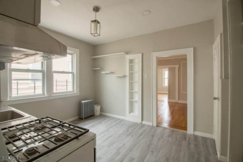 7 Sager Pl - Photo 1