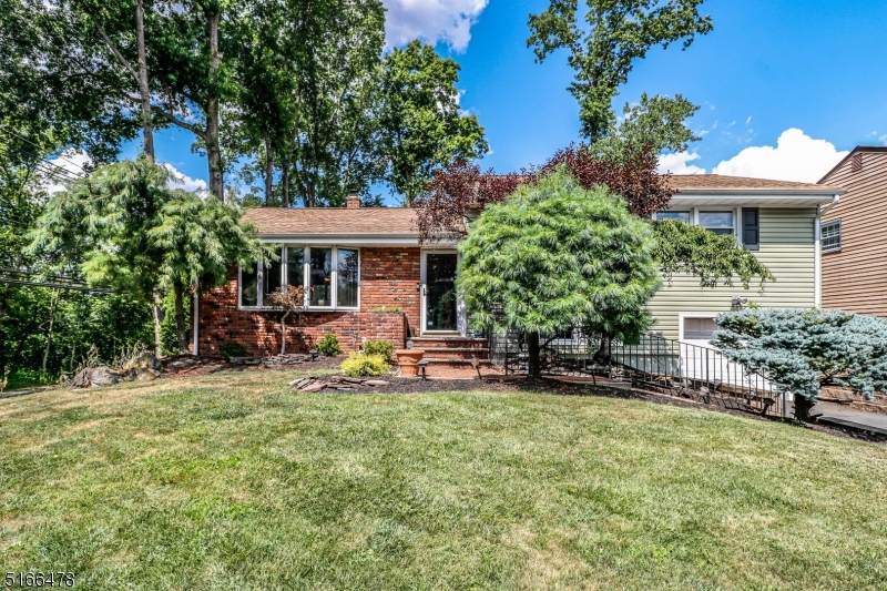 4 Sullivan Ave - Photo 1