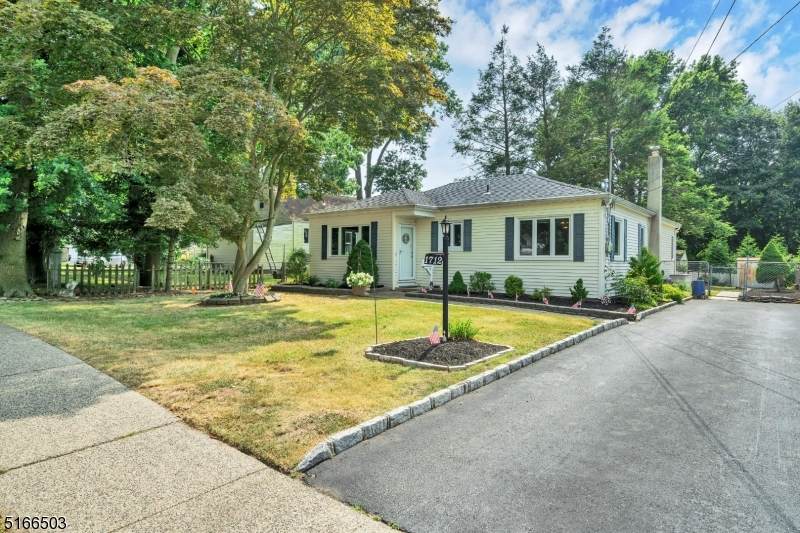 1712 Grant Ave - Photo 1