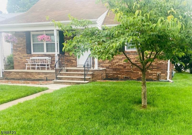 1217 Lincoln Ave - Photo 1