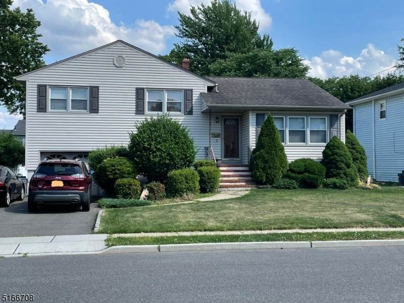 689 Winchester Ave - Photo 1