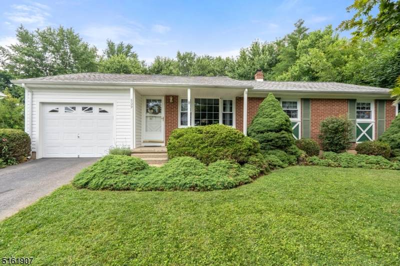 809 Youngs Rd - Photo 1