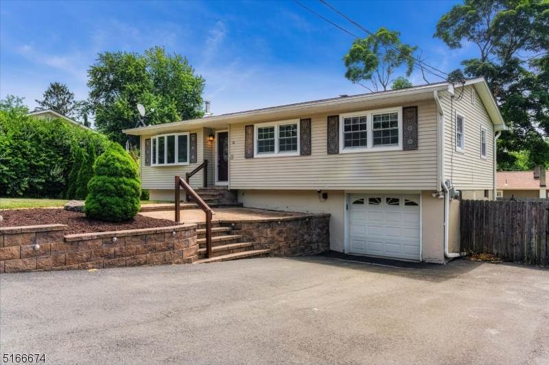 26 Lincoln Ave - Photo 1