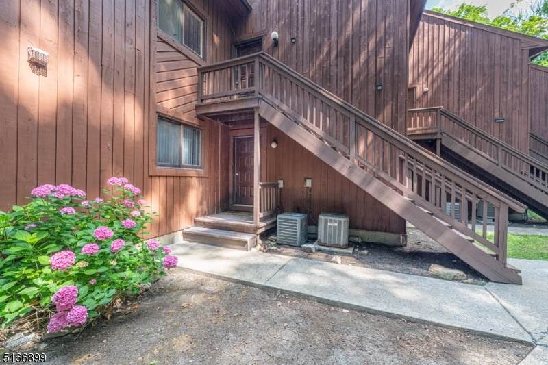 7 Deer Valley Ln - Photo 1