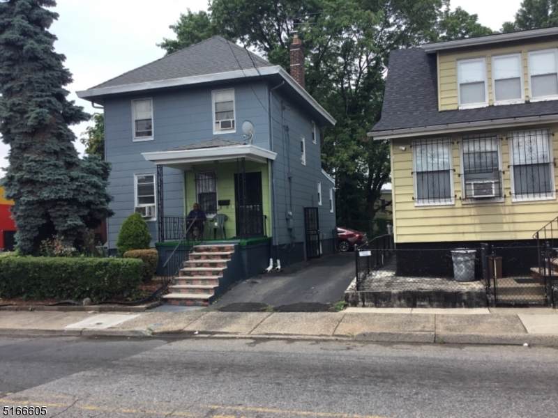 337 Coit St - Photo 1