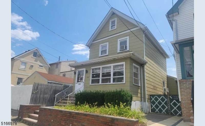 310 Ivy St - Photo 1