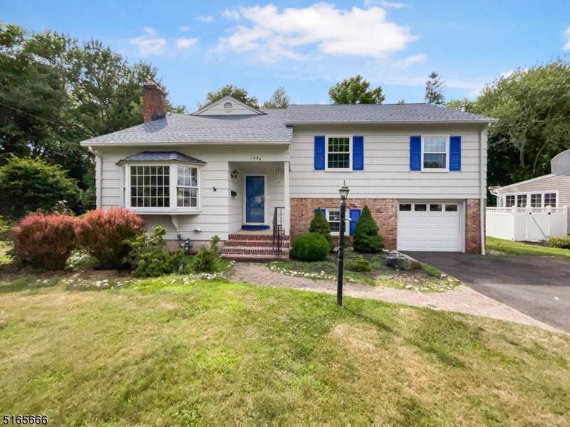 1534 Ramapo Way - Photo 1