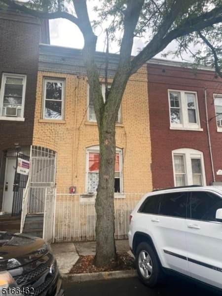 122 Highland Ave - Photo 1