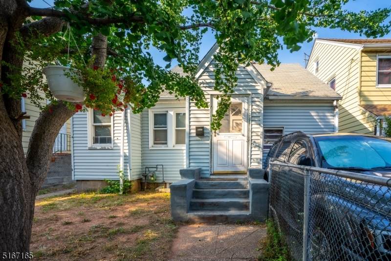 1093 Virginia St - Photo 1