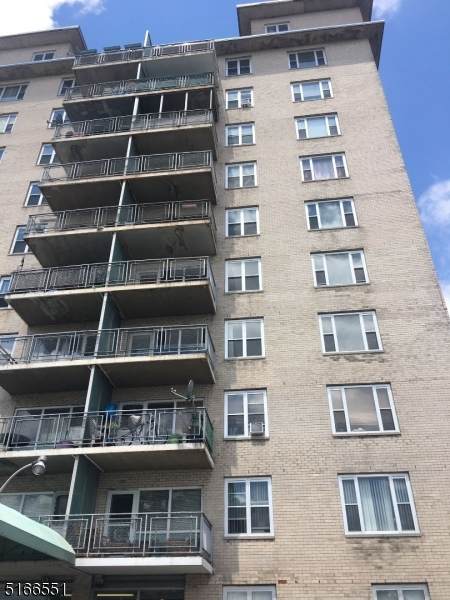 276 Prospect St - Photo 1